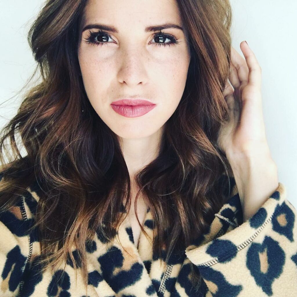 Lista para las fotos de hoy con @kahlemakeup ...