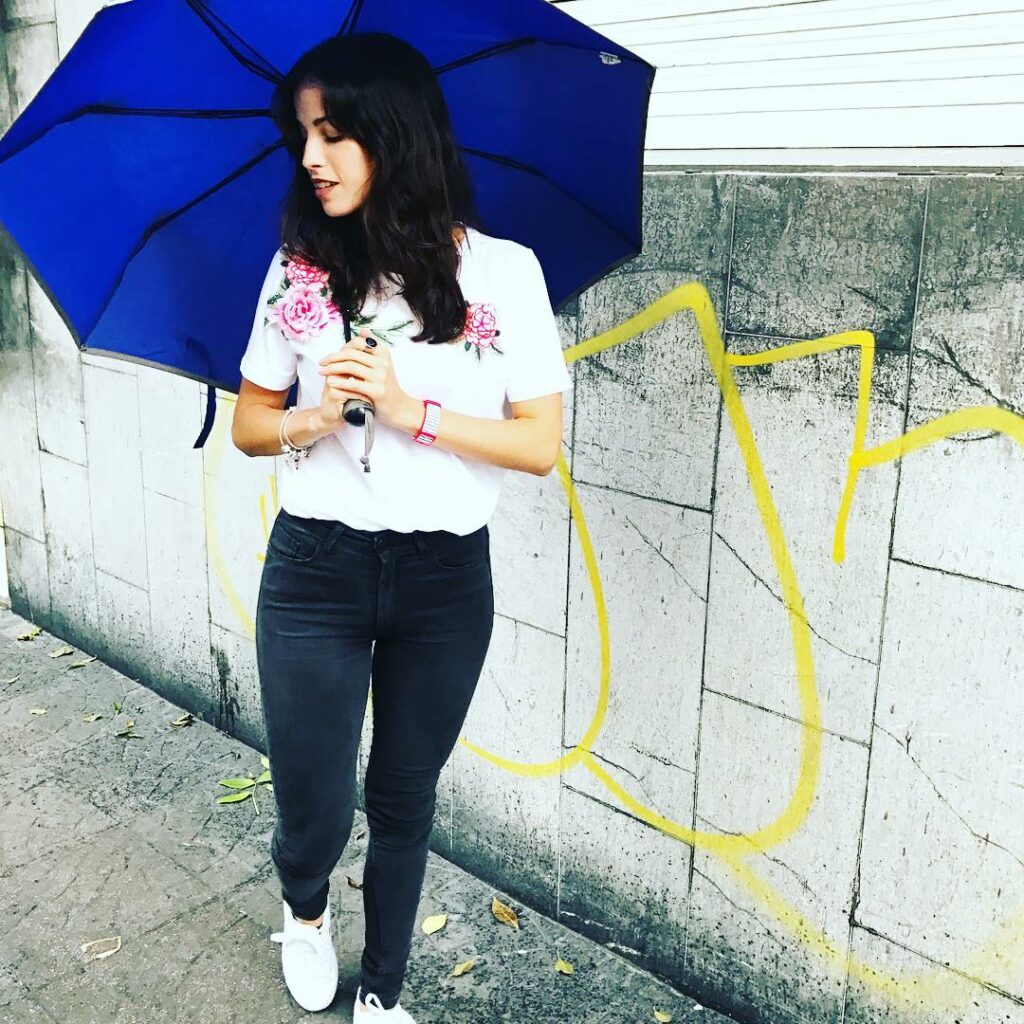 No para de llover en la ciudad de Bs As  pero yo le pongo onda y salgo igual!  U...