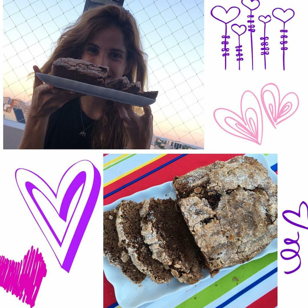Me junte a tomar el té con mis hermanas y mamá, miren el budin que prepare!!!!  ...