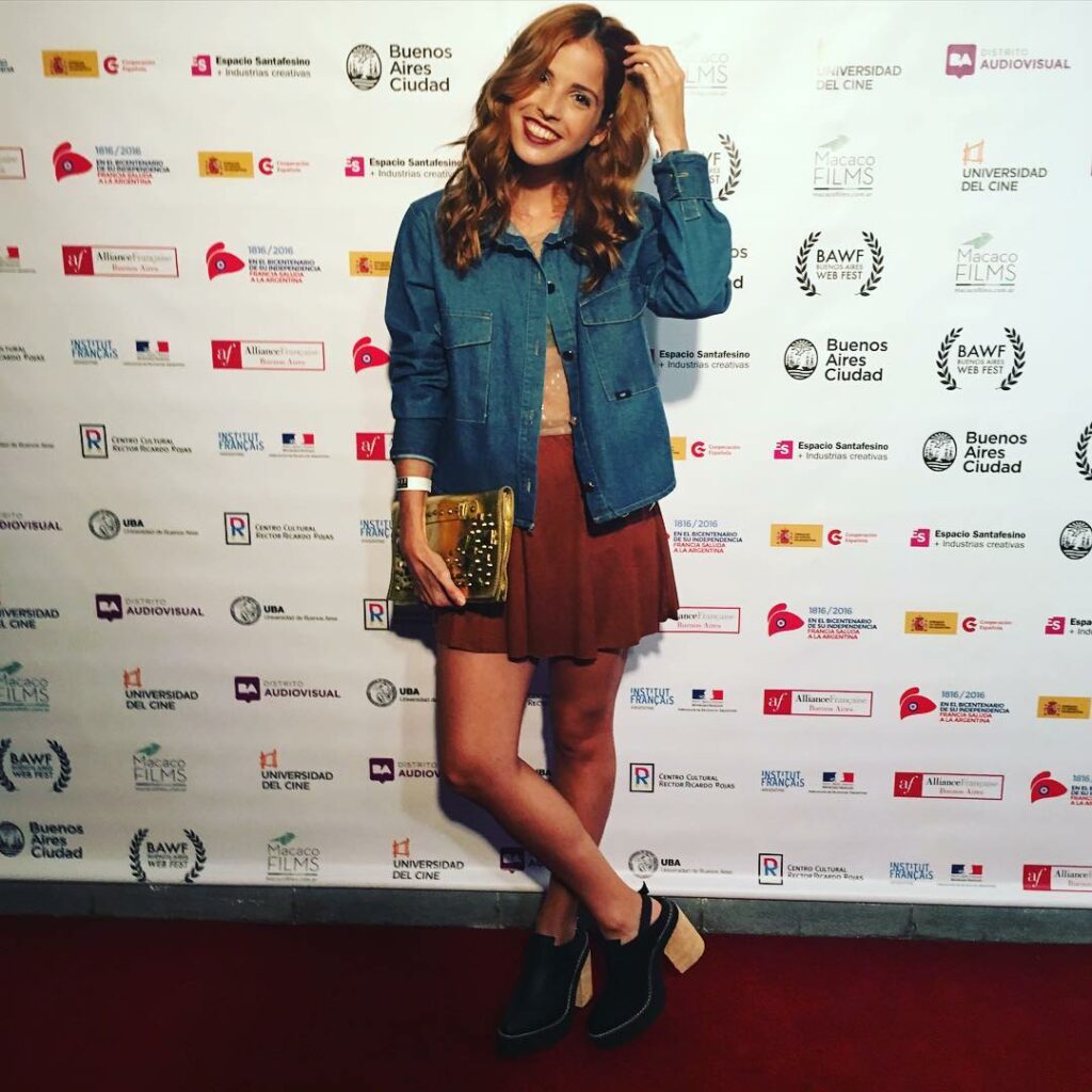 Ya mismo en @BAWebFest con look total  @kimeika  @miuxshoes styling @jofisima ...