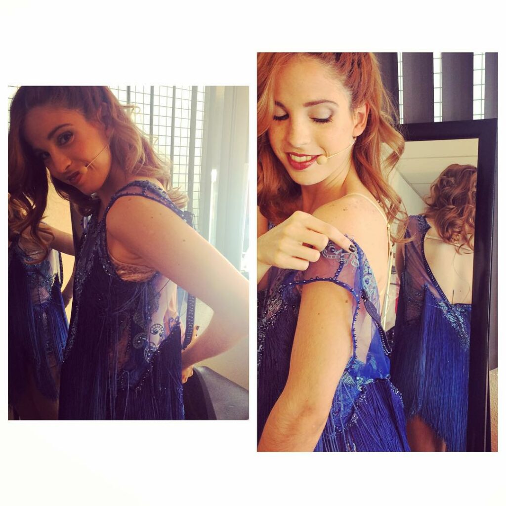 Ultima vez que me pongo este vestido ! A disfrutar #Violettalive gracias gracias...