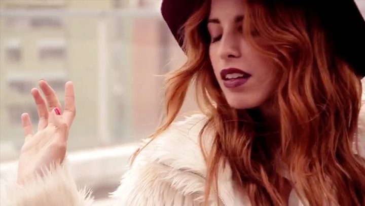 Hoy  me acompaña #LoveGlamLove de @agatharuizdelaprada.arg cuando hago mis prod...