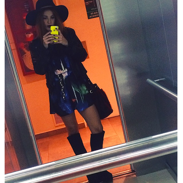 Camino al evento @guillerminaregalado look total by @guillerminaregalado ...