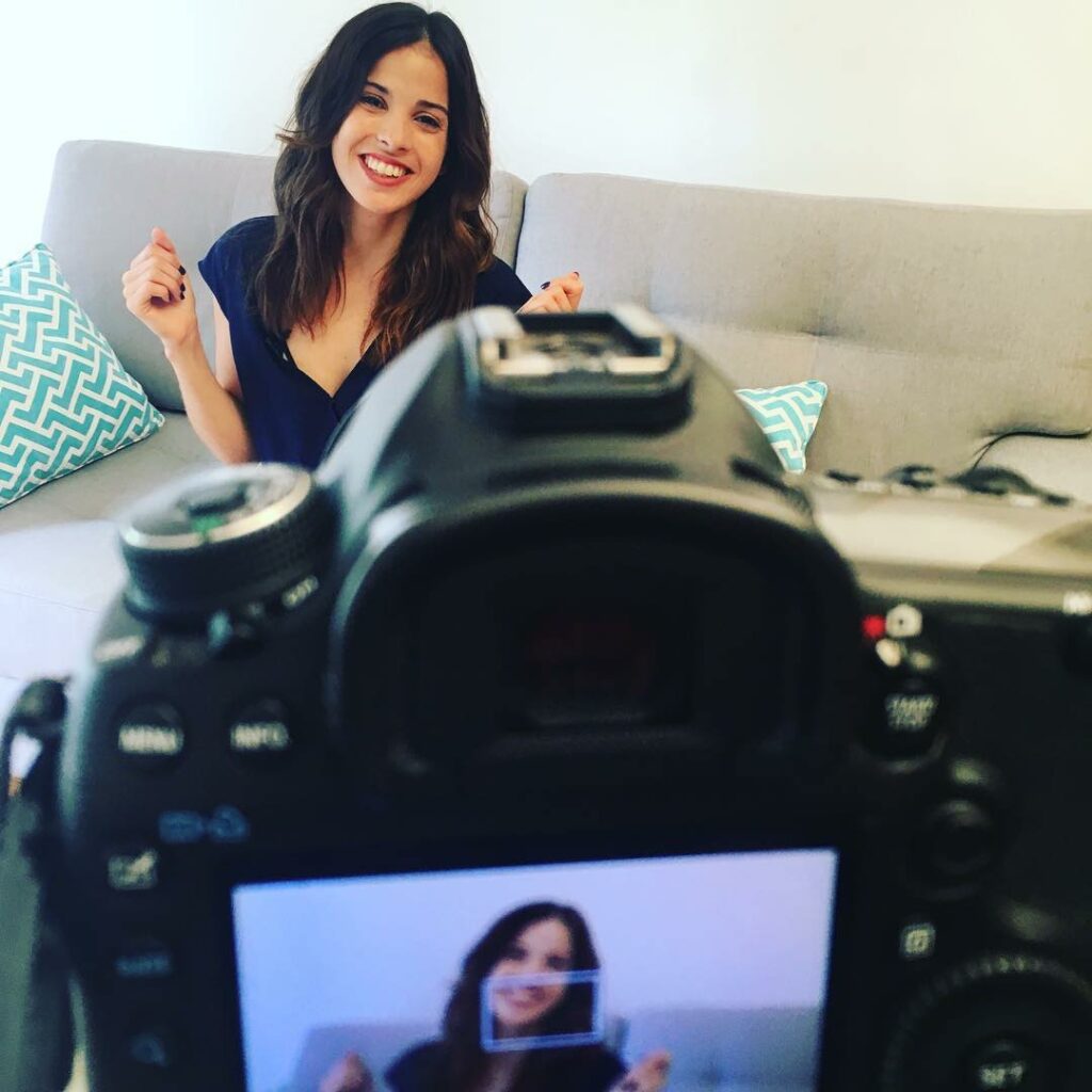 Buen Día !  Arrancamos este jueves feriado... grabandoooo ...