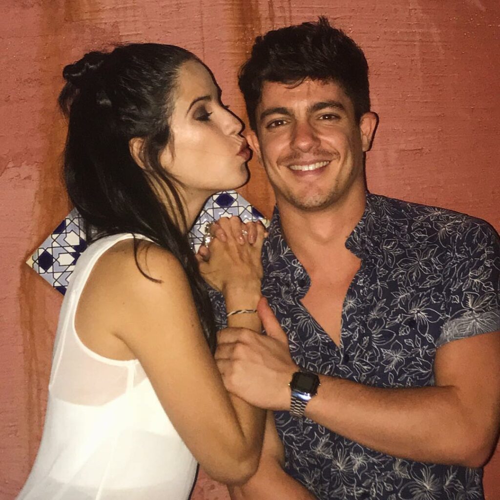 Así nosotros siempre  @facugamba te adoro amiguito mío ! 
Buen viernes para todo...
