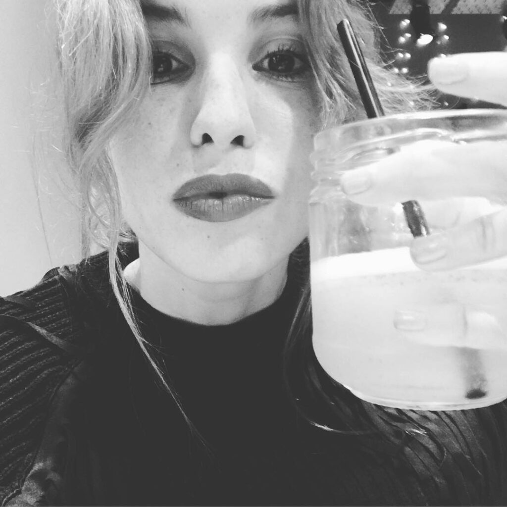 Buen día! Cara de dormida pero arrancando la semana con toda y con un jugo de ! ...