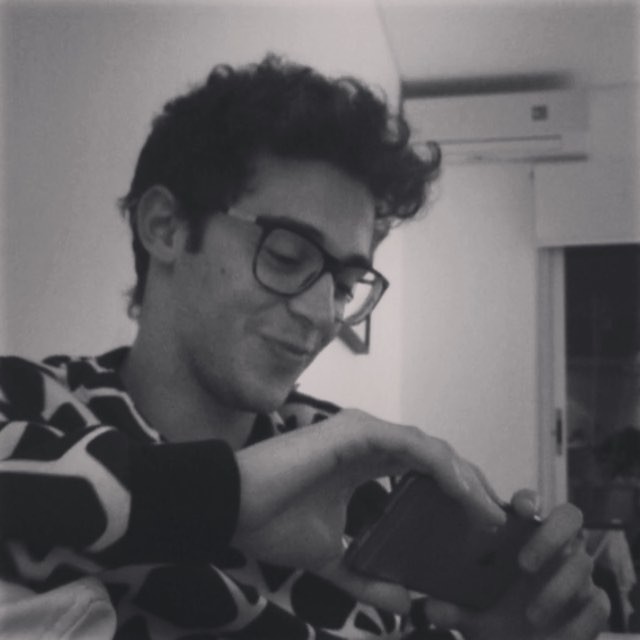 Para mí al final se re enoja @ruggeropasquarelli  novia aburrida...
