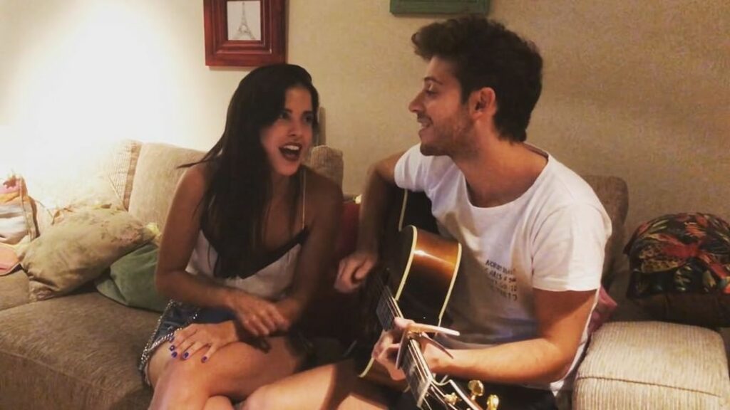 En la última noche de @ruggeropasquarelli en Argentina decidimos cantar un poco ...