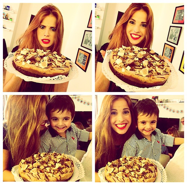 El cumple años y @pralinecakes nos mando una rica torta de bon bom! Mi chocolate...