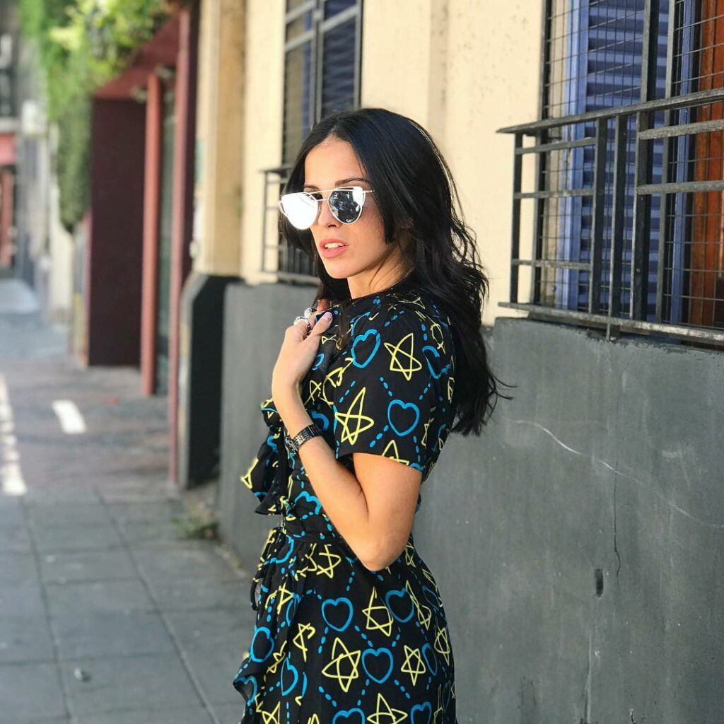 Cande Molfese: V i e r n e s Hola amigos ! Hoy ya me levante mucho mejor x suerte !!! Pero de… V i e r n e s Hola amigos ! Hoy ya me levante mucho mejor x suerte !!! Pero de...
