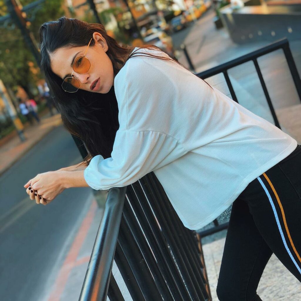 Cande Molfese: Acá estamos todavía paseando x ! Que lindo! Hoy hicimos un falso cumpleaños de … Acá estamos todavía paseando x ! Que lindo! Hoy hicimos un falso cumpleaños de ...