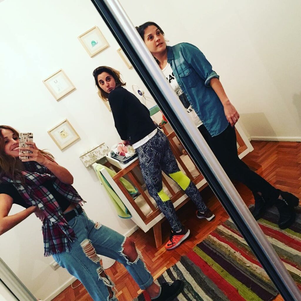 Hermanas y sobrino time ...