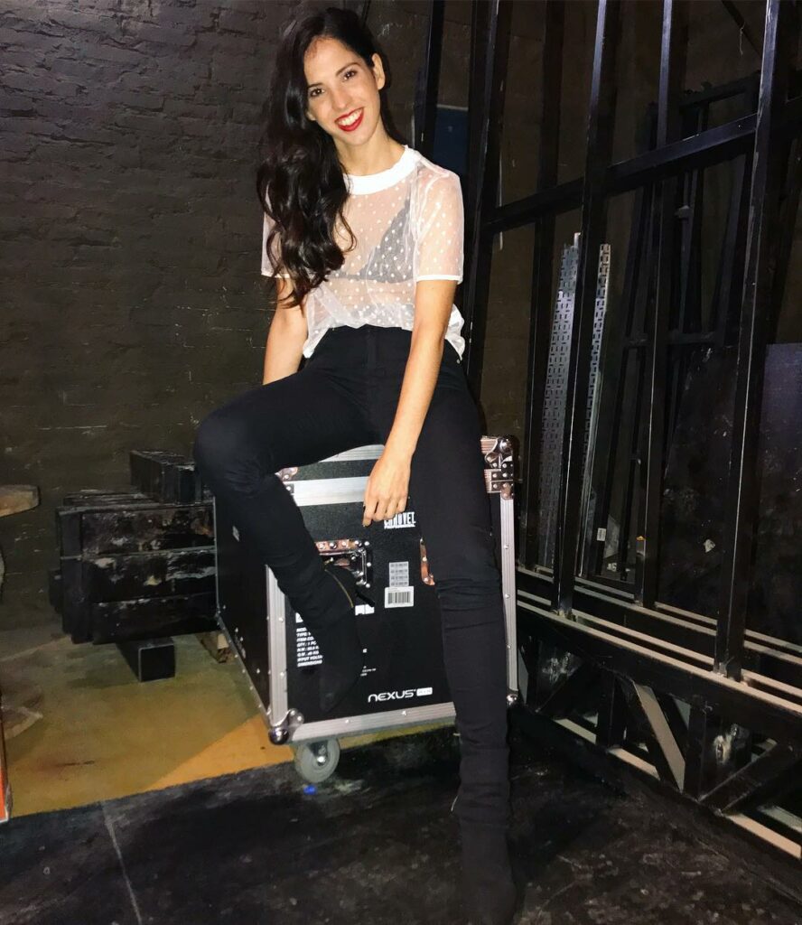 Cande Molfese: Buen día !!!! Viva la semana corta ! Empieza una nueva semana de grabación de #… Buen día !!!! Viva la semana corta ! Empieza una nueva semana de grabación de #...