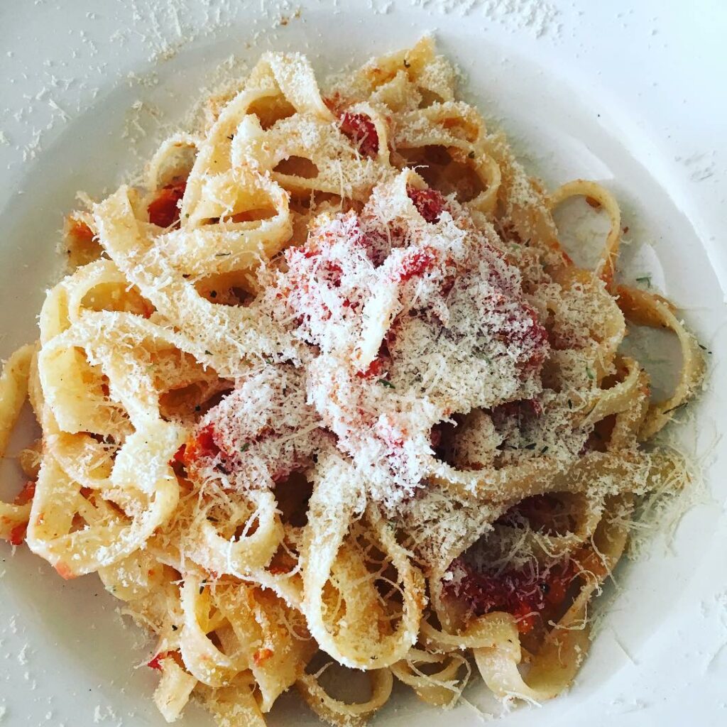 Ventajas de tener un novio italiano! Tagliatelle al pomodoro ...