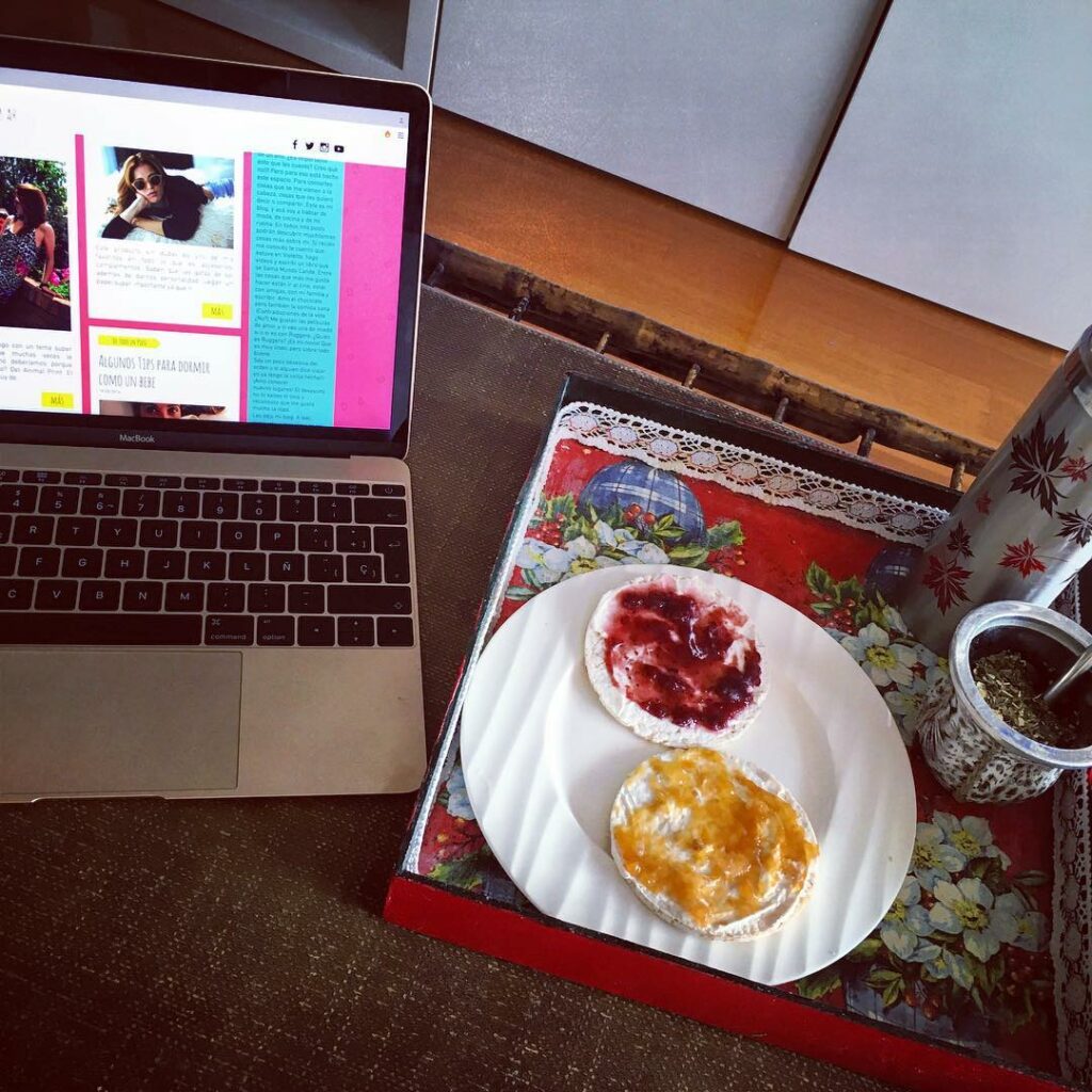 Buen día !!! Que más lindo que arrancar leyendolos!  desayuno trancar y a entren...