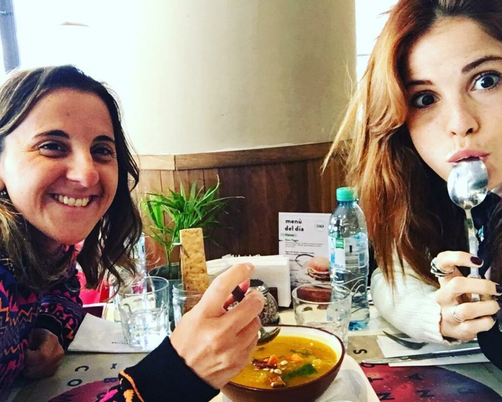 Más que una hermana, una amiga! Poniéndonos al dia...