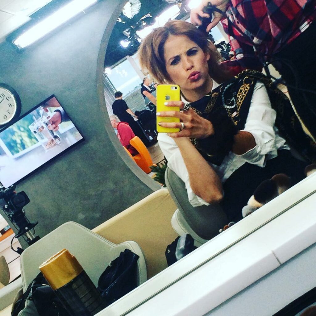 Arranco temprano en Polonia! Hoy en #ddtvn !#candeinpoland #MundoCande ...