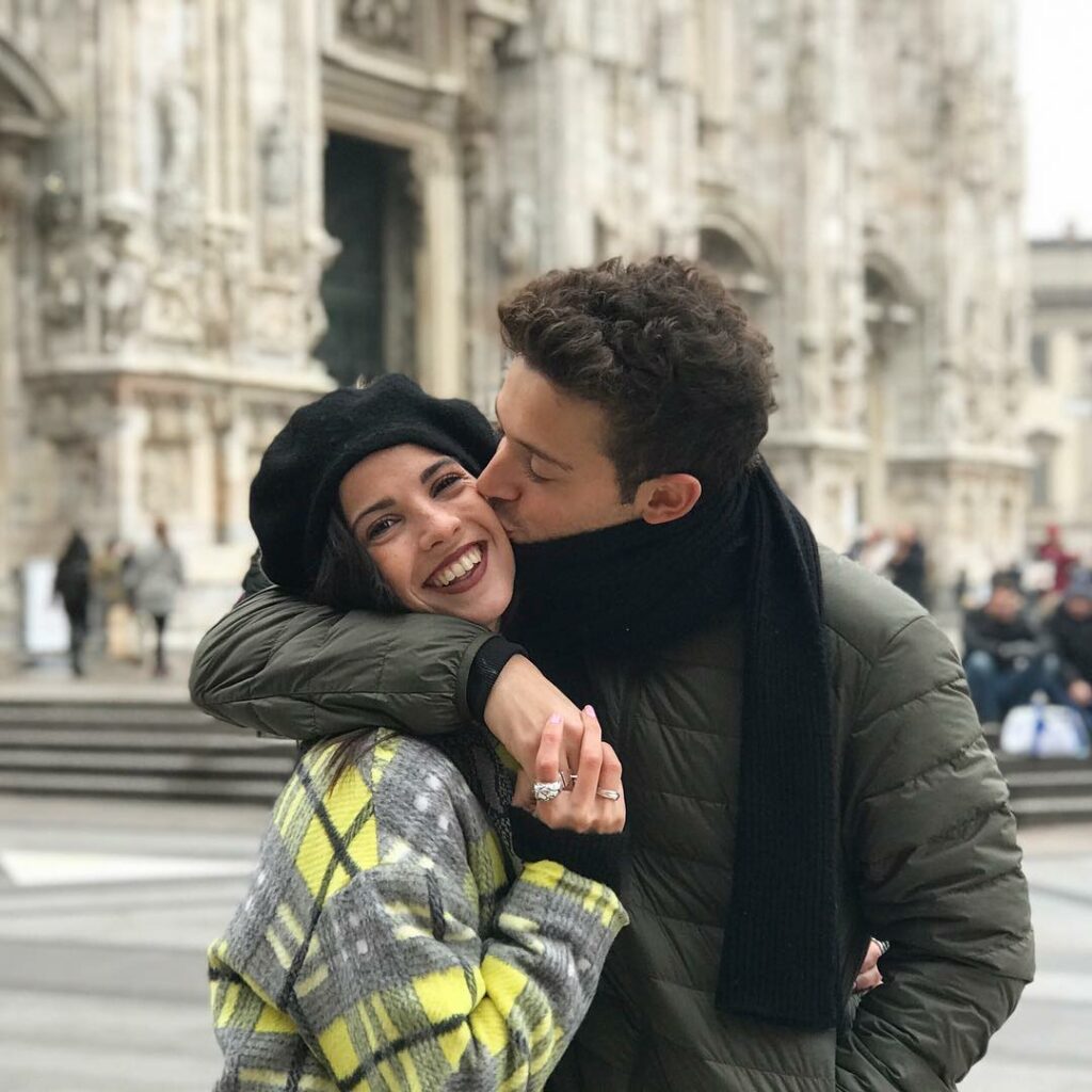 M i l a n o  A puro paseo y amor  Me encanta!  Hermosa ciudad y con la mejor com...