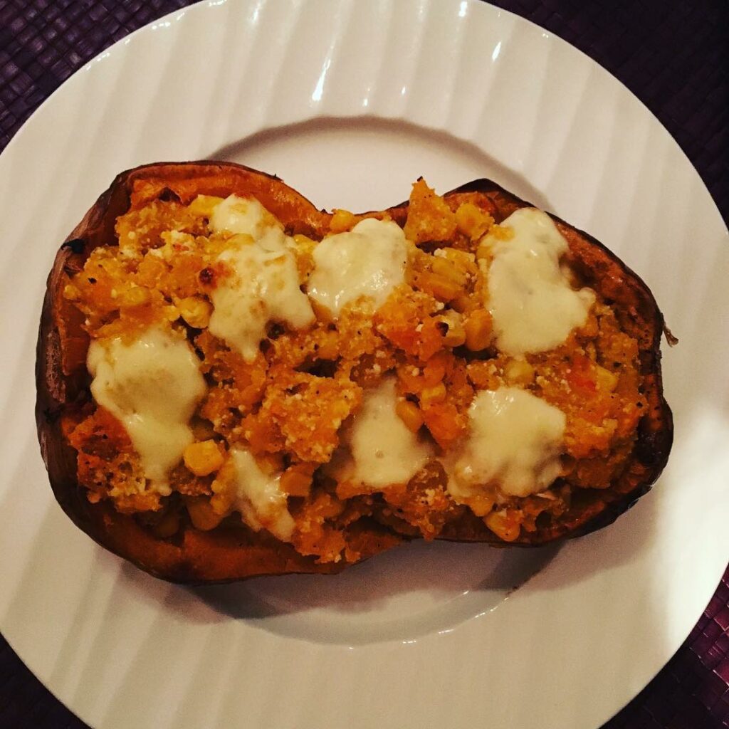 Hablemos de mi calabaza rellena...  deliciosa !!! 
 Una calabaza
Ricota magra
 C...