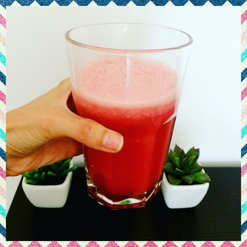 Buen día !!!!  Levantadisima y con mucha energía gracias a este mega jugo de san...