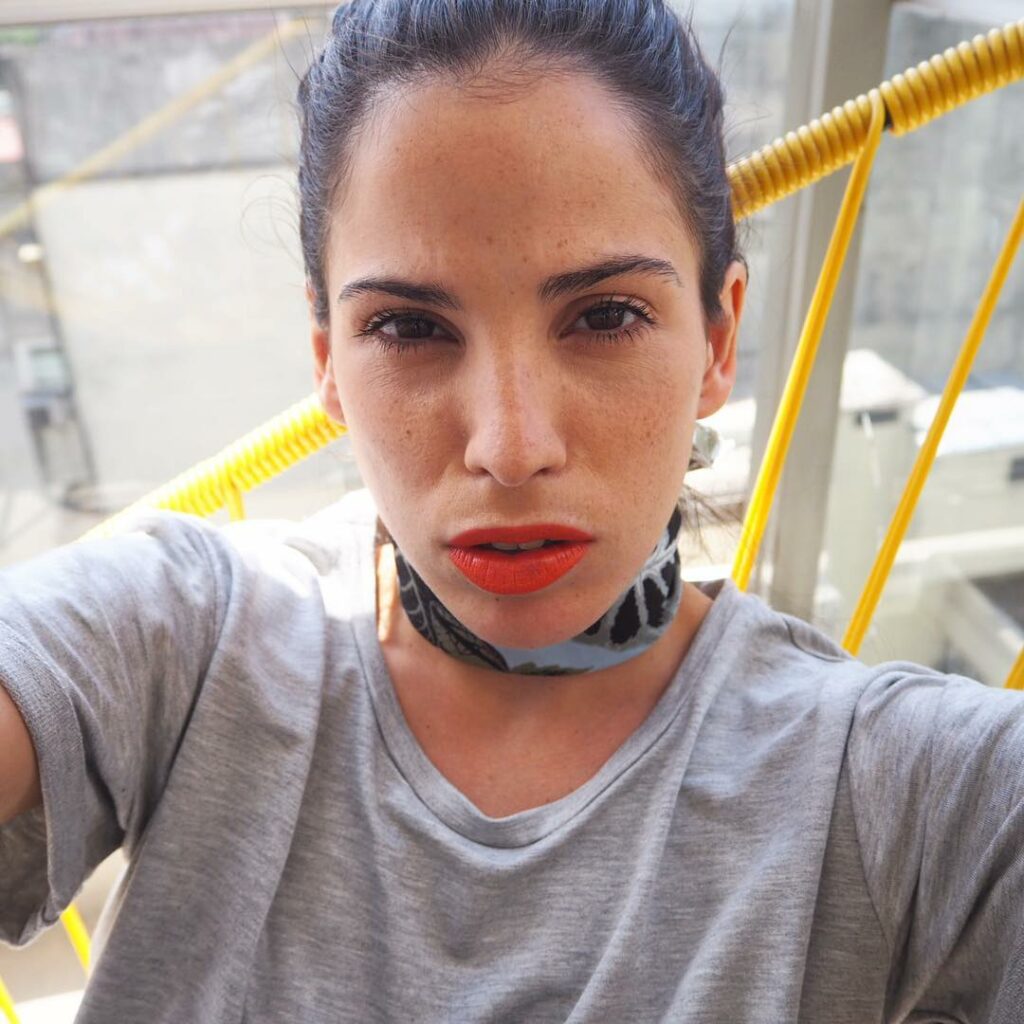Cande Molfese: Capturada x el lente en primer plano… Xq no le tengo miedo a que me vean de c… Capturada x el lente en primer plano... Xq no le tengo miedo a que me vean de c...