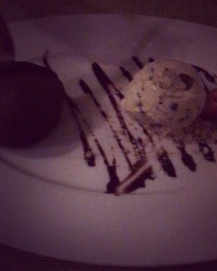 Gorditos felices @ruggeropasquarelli y yo  volcan de choco me llenas el ...