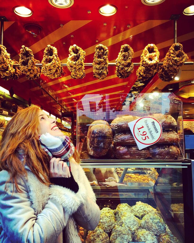 El mundo pretzel  y yo soy feliz!!!!!! Fan fan !...