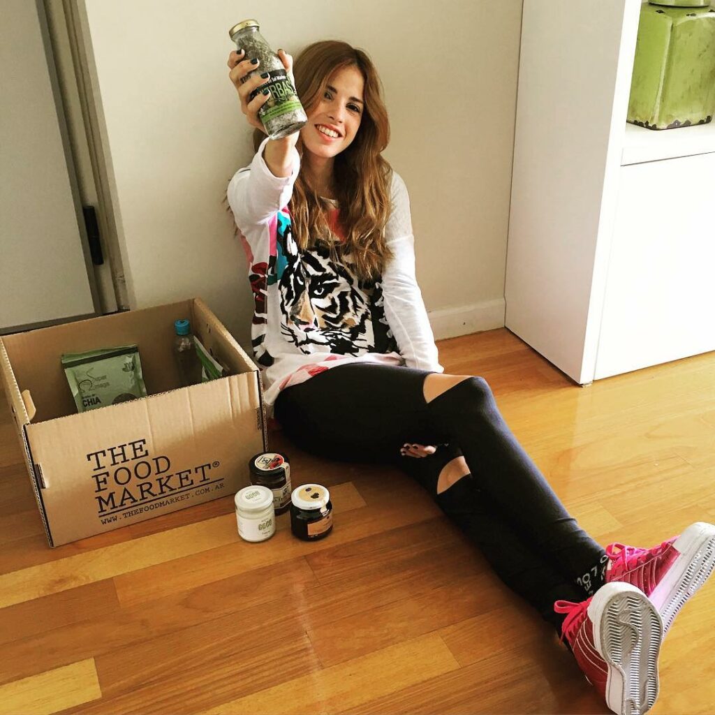 Un domingo regalada! La mega caja de alimentos que me mando @thefoodmarketba  me...