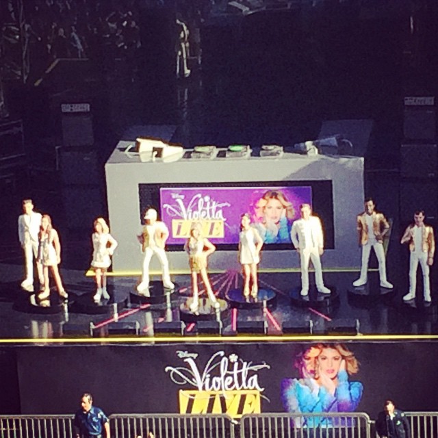El show de Violetta en miniatura ! ...