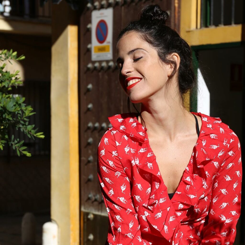 Cande Molfese: Porque todas las cosas lindas terminan … Hay que saber que siempre la vida no… Porque todas las cosas lindas terminan ... Hay que saber que siempre la vida no...