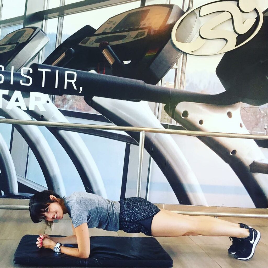 Hola, acá estoy!!!  ¿Pensaban que estaba durmiendo? Nooooo , es que aparecí tard...