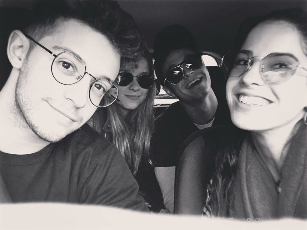 Road Trip!  nos vamos por ahí a descansar un poco! Buen finde para todos! ...