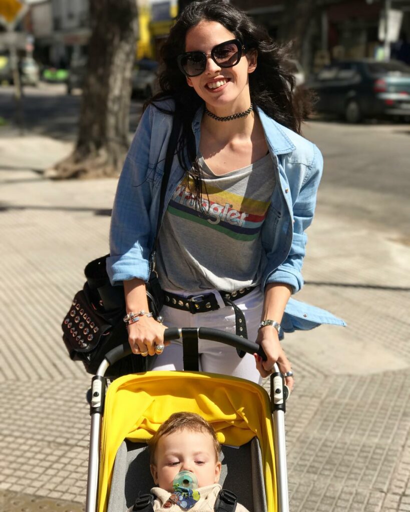 Tía a todo terreno ! Me tocó pasear a Lolo !!! Lo amo fuerte ! Un ratito nomas p...
