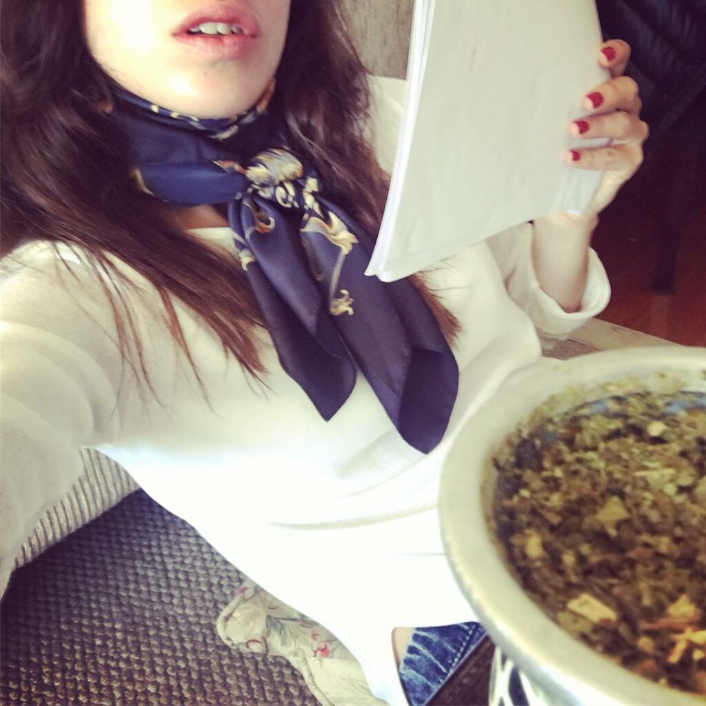 Buen día !  arrancando el día a puro mate y estudio! ...