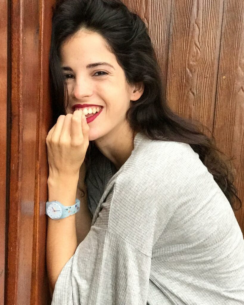 Llegó el LUNES  … ¿La parte buena? Falta menos para llegar al viernes  Yo acá es...
