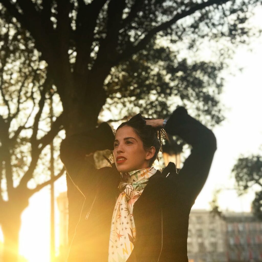 Un atardecer único en esta ciudad única  Gracias  Seguimos con esta vida ataread...