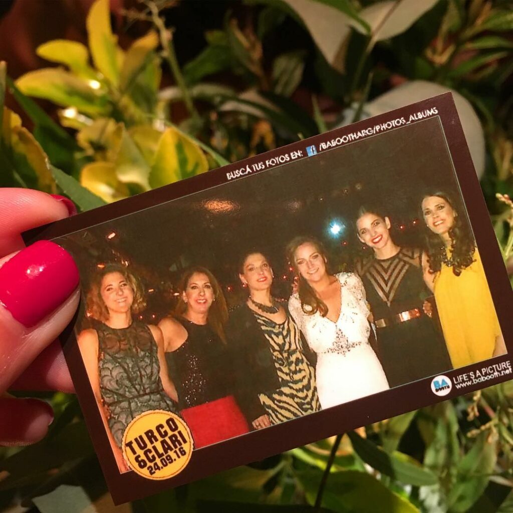 Hermanas y mejor amiga  todo único x aquí...