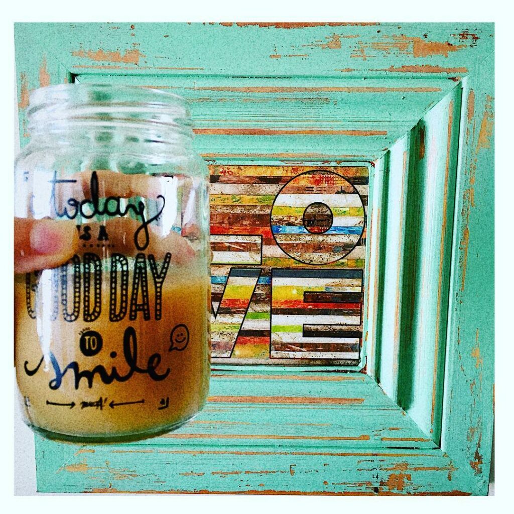 Buen día champions!  arrancó mi mañana con un deli deli jugo de pera  ¿ ustedes ...