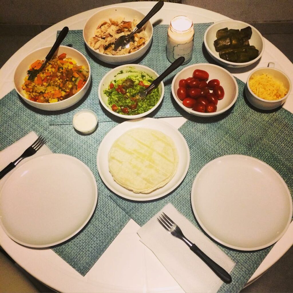 Hoy aquí se come Mexican Food a lo cande !  
Las famosas 'fajitas'
 guacamole
po...