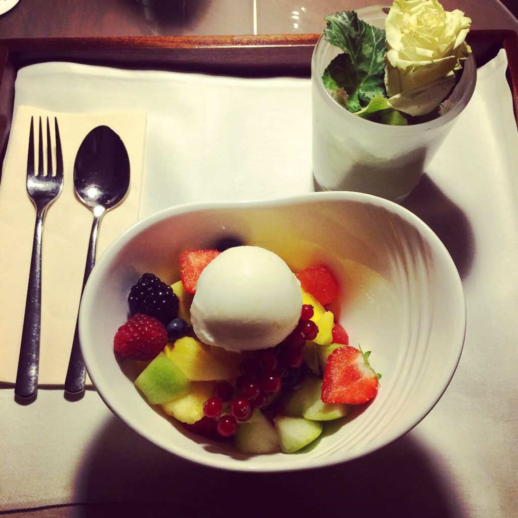 Dije... Me pido una ensalada de frutas, me hago la light y le ponen helado viejo...