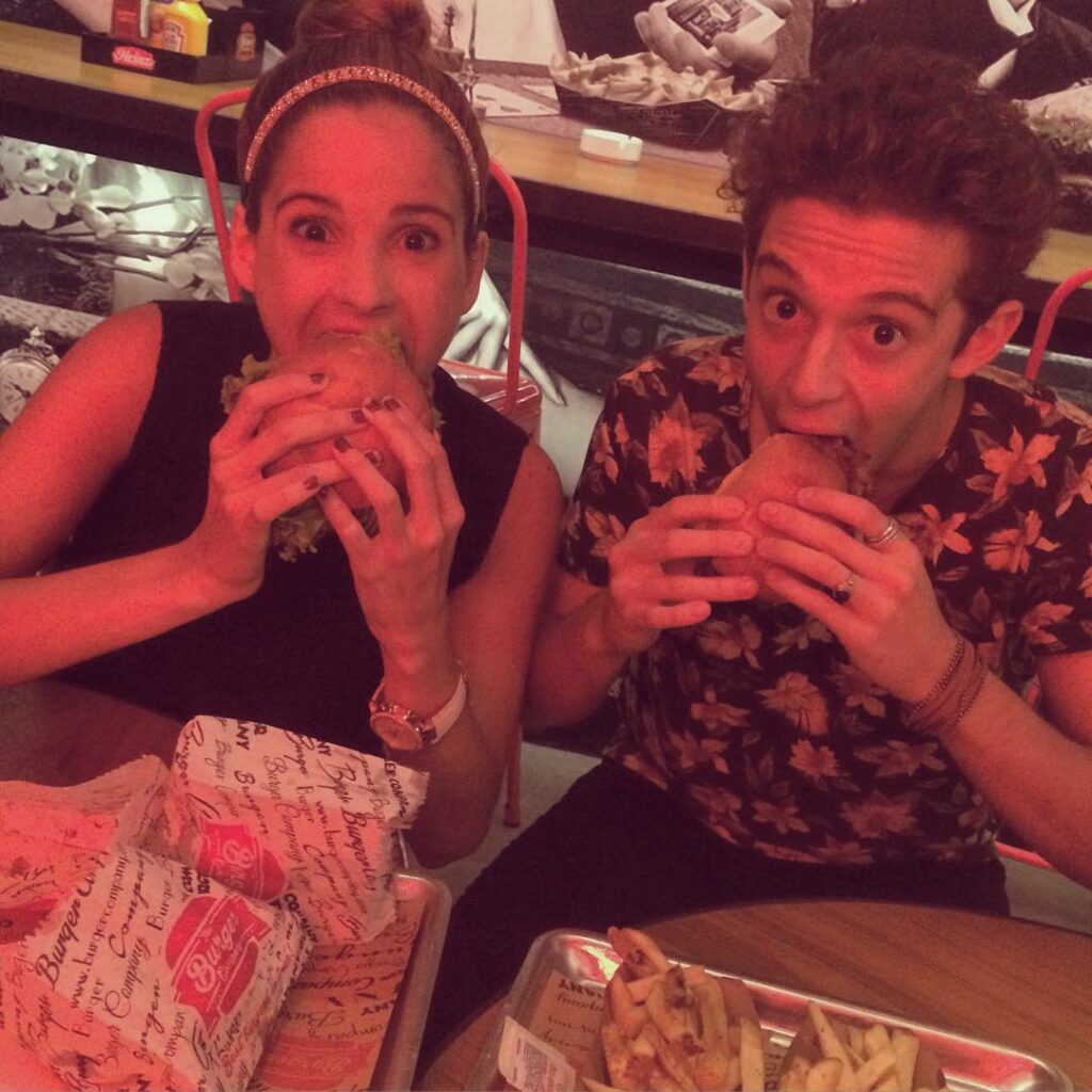 Felices con nuestras @theburgercobsas  gracias @andymcdougall  feliz con mi vegg...