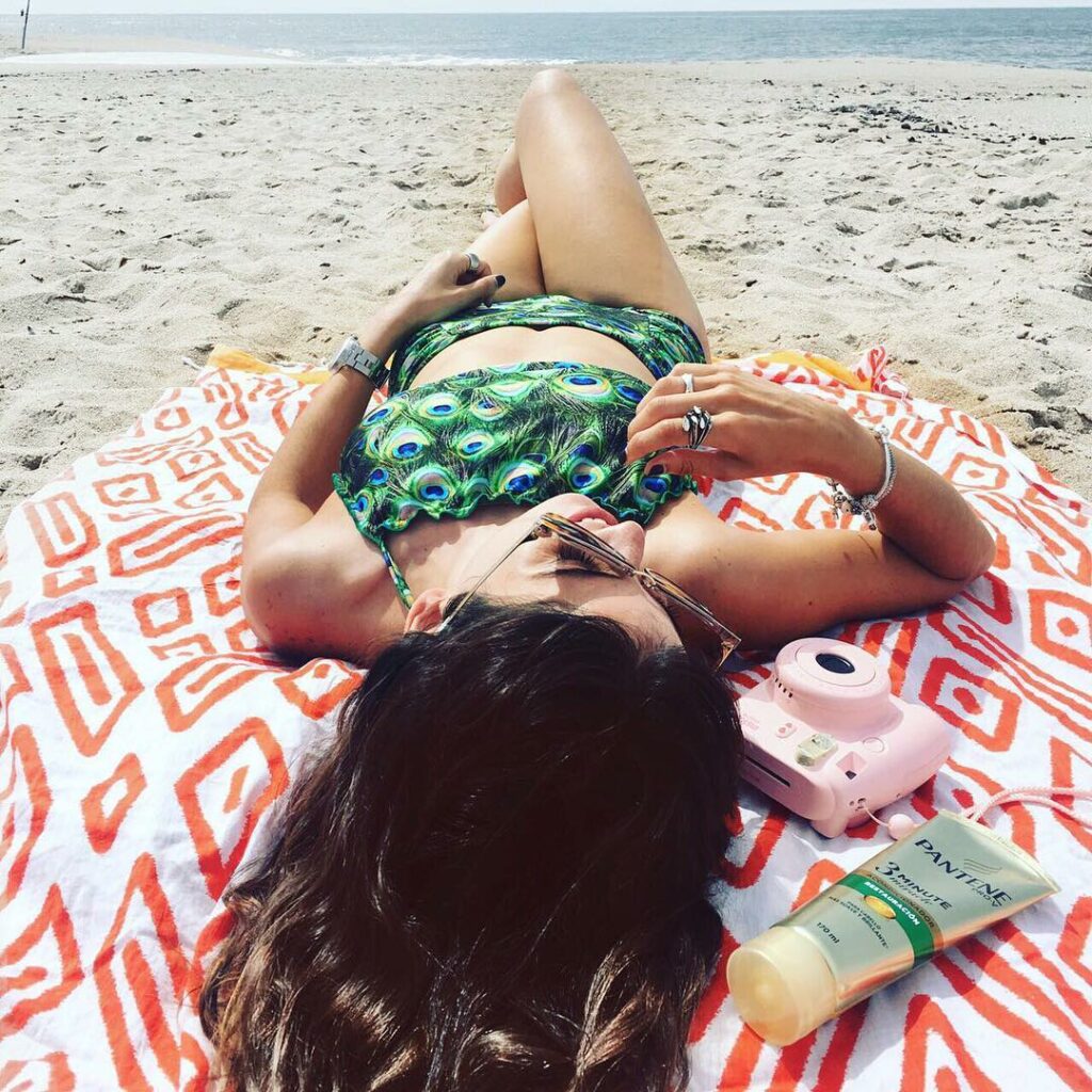 Buen día amigas!! Acá ando, extrañando la playita!!! Un poco ansiosa porque ya l...
