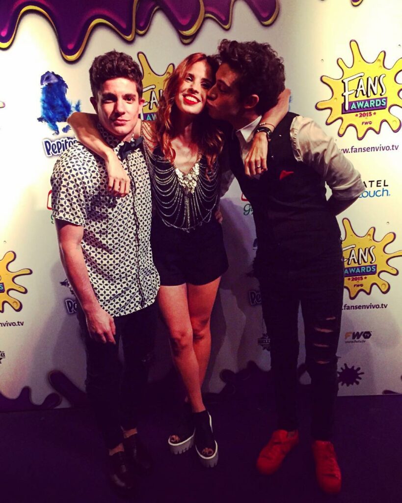 Con estos dos galanes @facugamba @ruggeropasquarelli disfrute del evento de @fan...