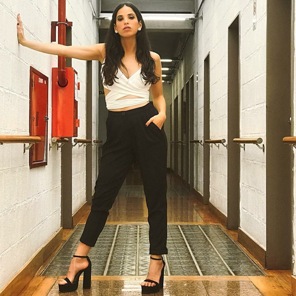 Fin de este día de grabación de @lavozargentina  Ahora toca relax 
Lookete @comi...