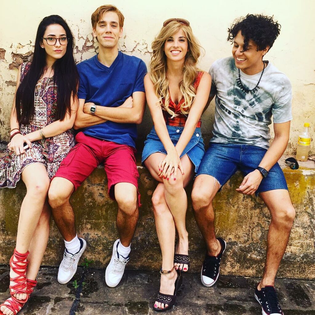 Nosotros somos ellos a los 20  #quieroviviratulado @julibartolome @rdelcerro23 @...