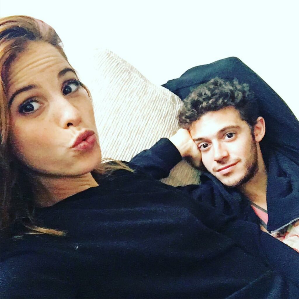 Viernes x la Night !  decidiendo qué come , ustedes que hacen?...