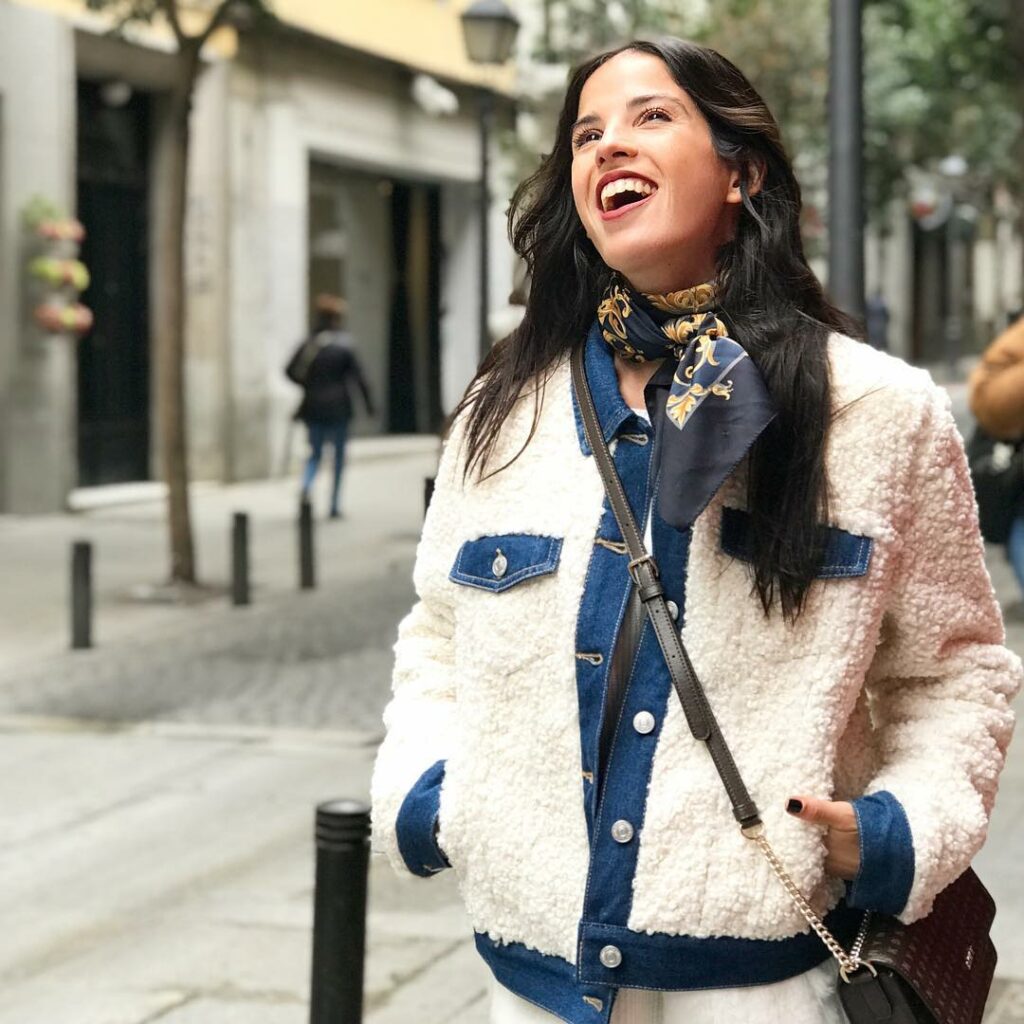 Camino x Madrid en tu compañía  que lindo estar donde estoy y con quienes estoy!...