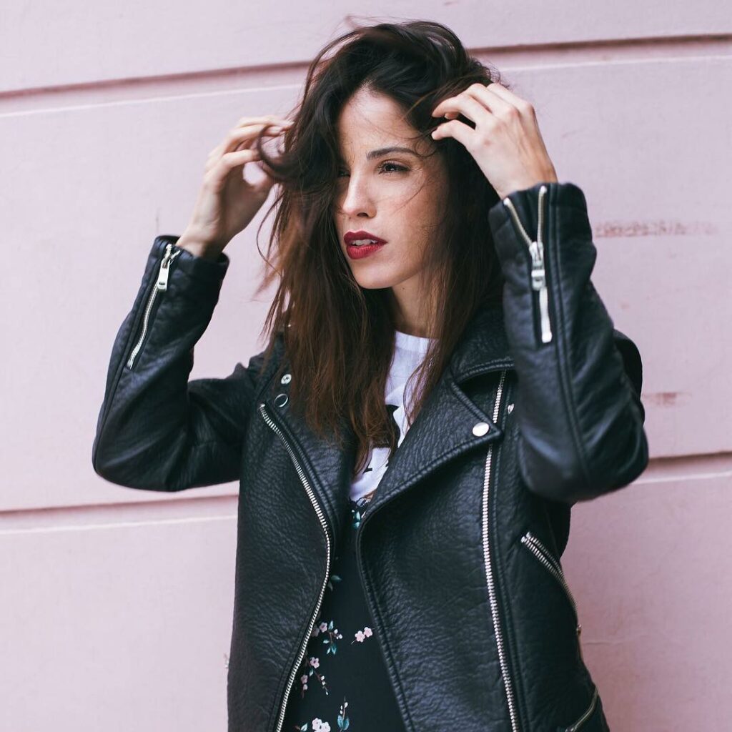 Cande Molfese: Hooola amigos !!!! Viernes como te quiero! Como dicen que les va ??? Por acá to… Hooola amigos !!!! Viernes como te quiero! Como dicen que les va ??? Por acá to...