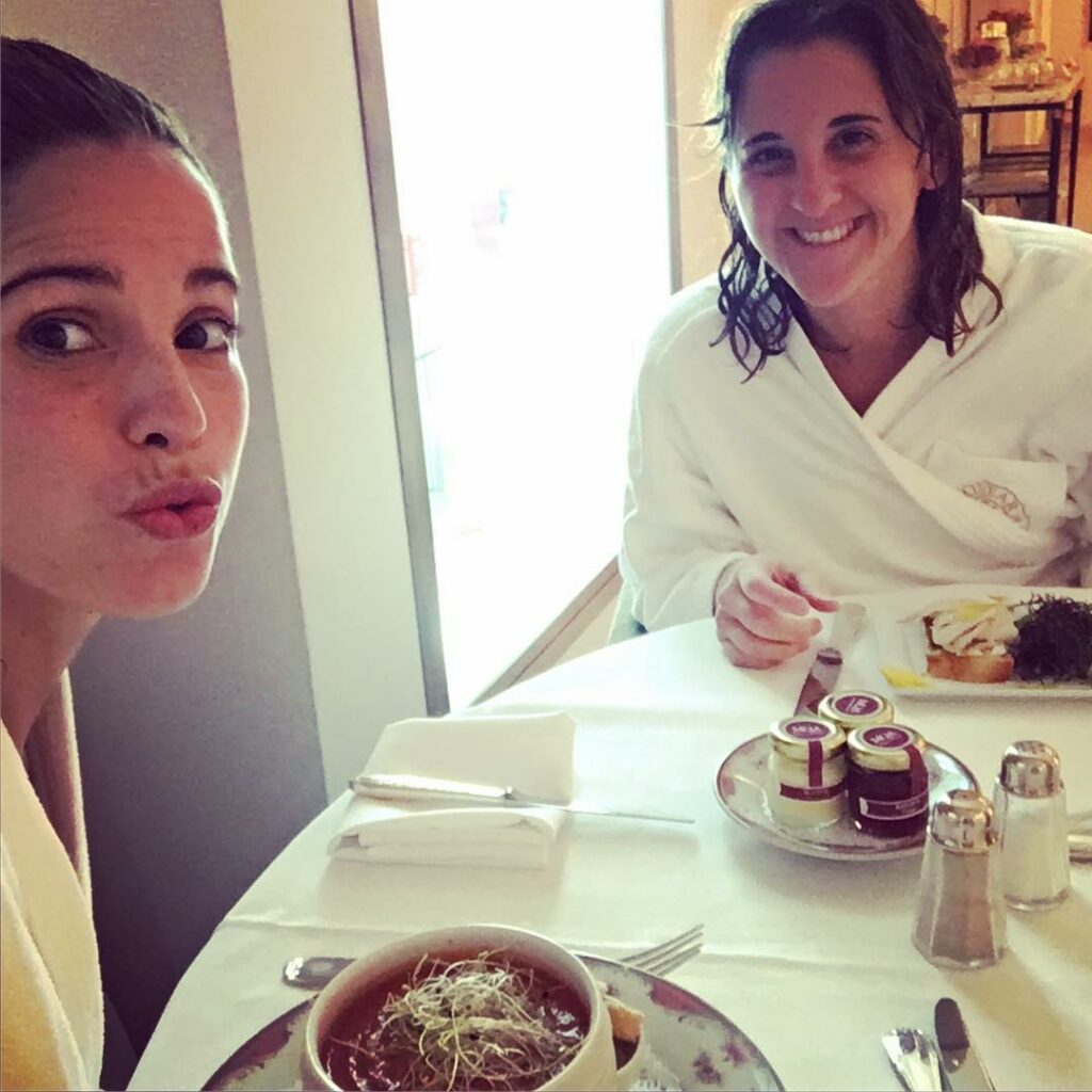 Hoy día de spa y hermandad ! ...