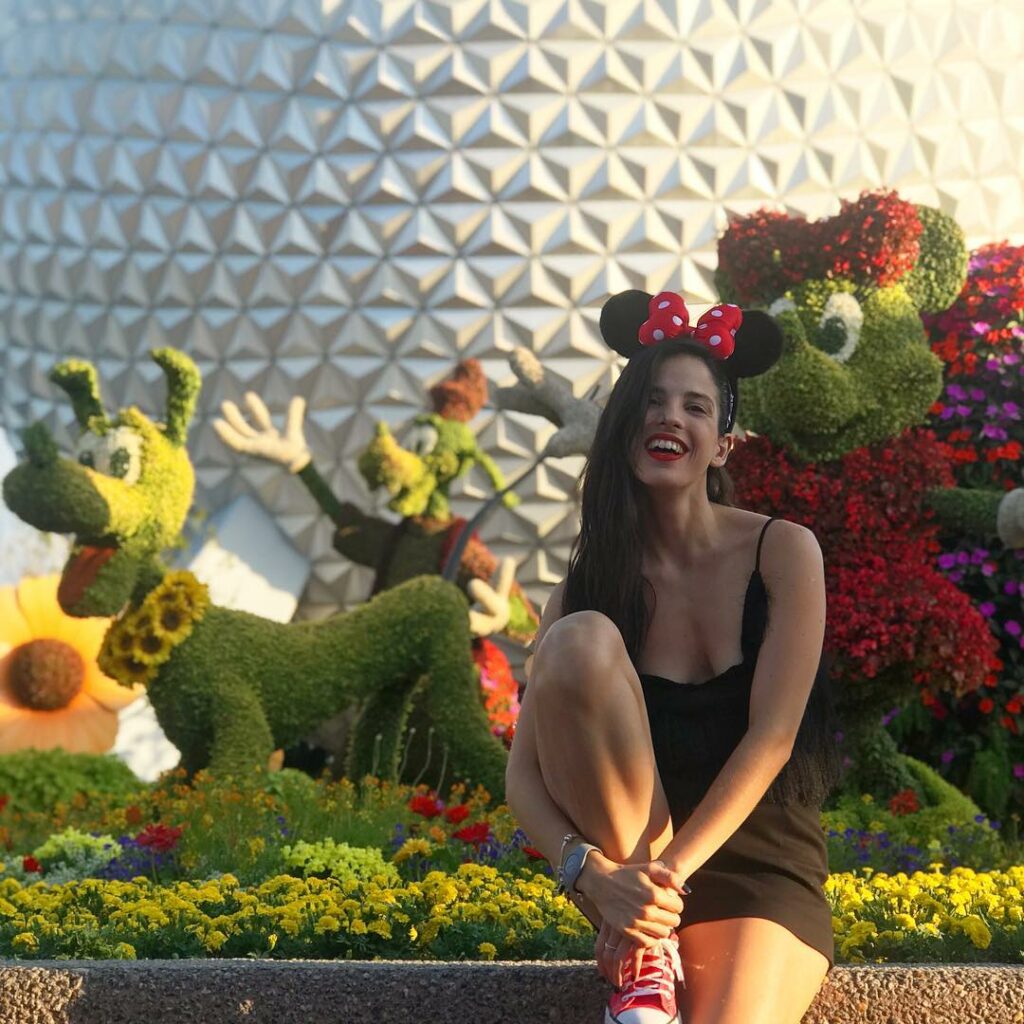 Disney que te quiero Disney ! Seguimos paseando a full!!! Es muy cansador así qu...